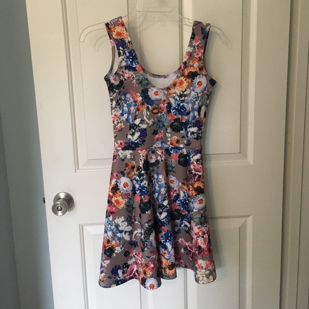 Floral scuba sleeveless mini dress